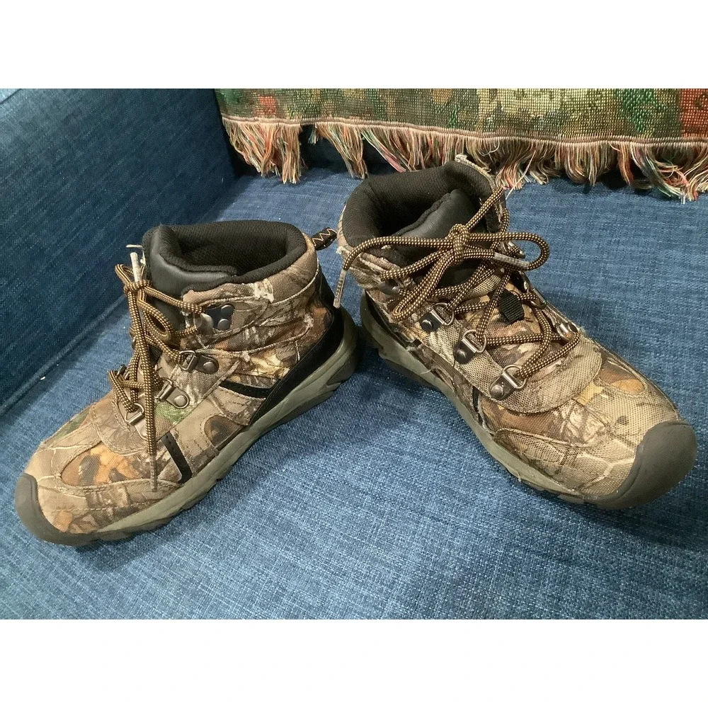 Ozark Trail Youth Size 2 Boots
